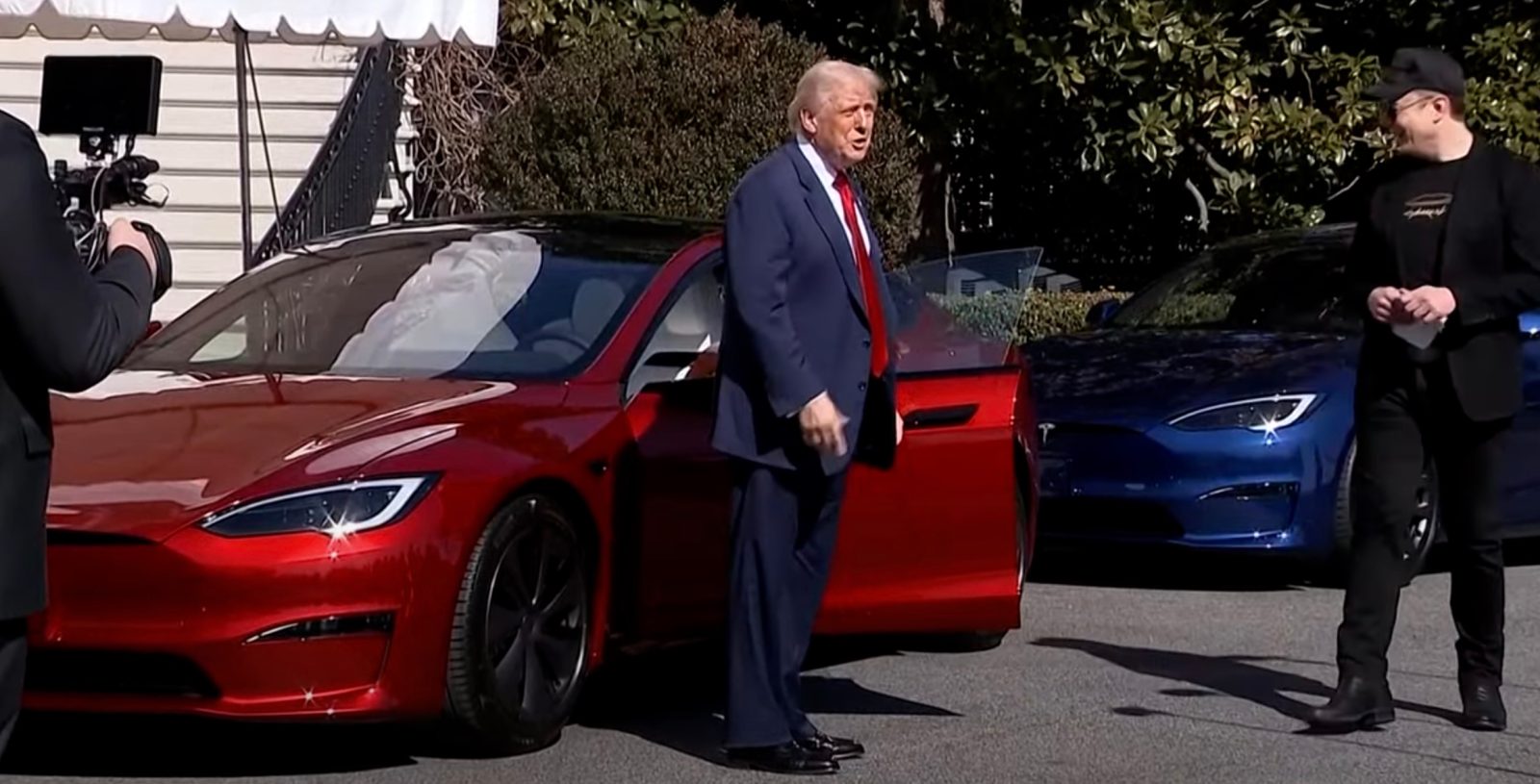 Trump does an ad for Tesla with Elon Musk